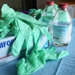 前列腺增生症狀:如何識別並解決困擾 4 gloves 5083792 960 720