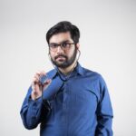 photo 1612276529418 52e6ad86ee1d