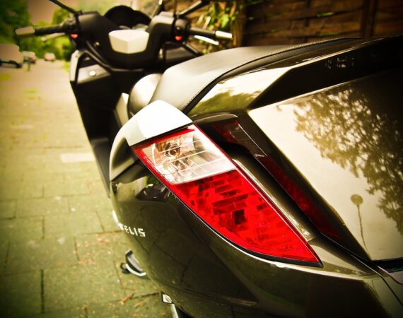 motor scooter 1105975 960 720