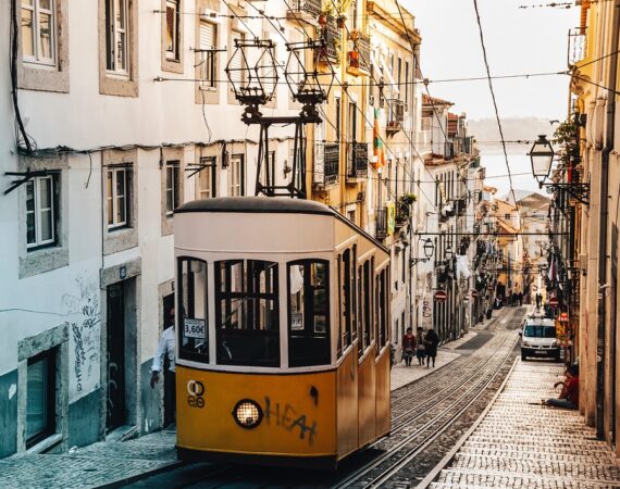 trolley 2203329 960 720