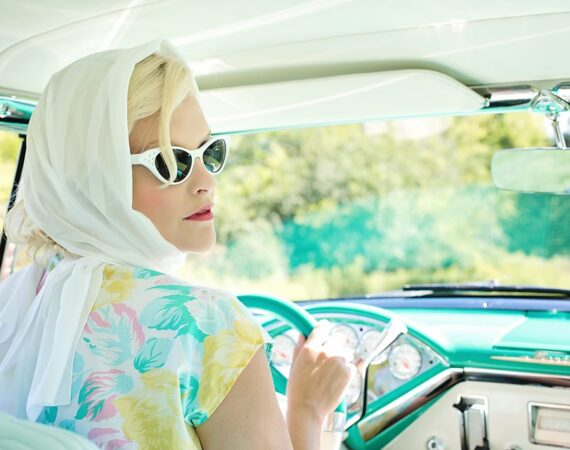 汽車貸款設定指南:解析利率、還款期限及貸款金額 9 vintage 1950s 887272 960 720