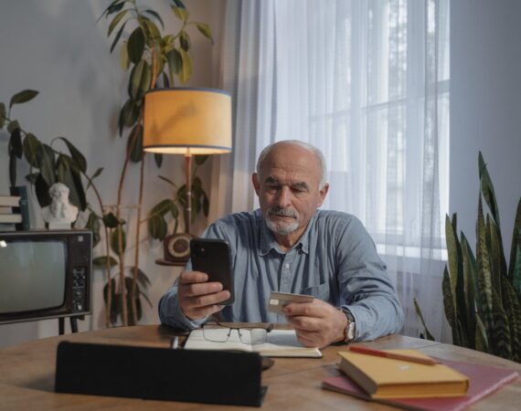 機車貸款手續費用詳解:如何節省貸款成本 6 pexels photo 5708232