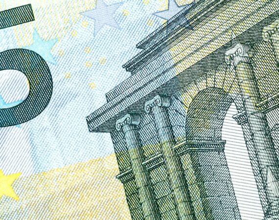 photo 1443110189928 4448af4a2bc5