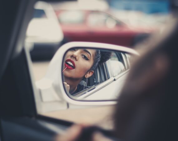 photo 1484311969987 0a20cd9afedc