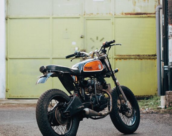 photo 1531478469601 9ea3929cbc2f