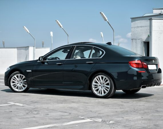 photo 1547731034 4c72e102212c