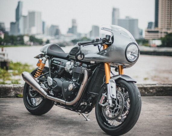 photo 1568614805359 525a818b7fc0