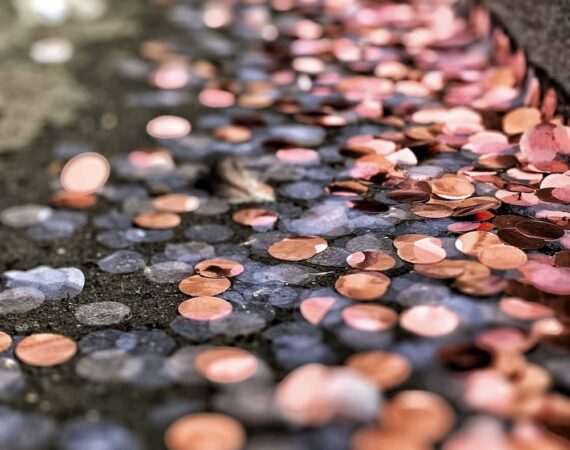 photo 1573590462722 6f6bf38cb37f