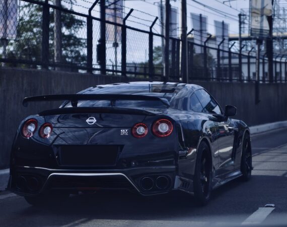 photo 1584273421792 84b448728b38