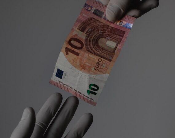 photo 1584466990507 73cc89fded84