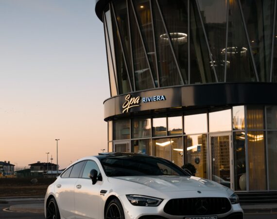 photo 1585075517911 f5a80e1a169e