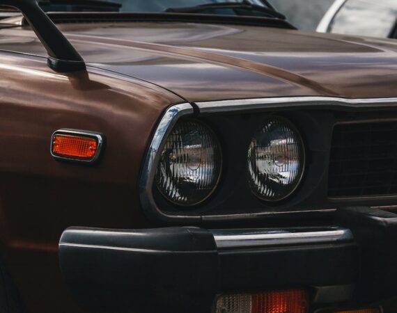 photo 1586289180262 4b732df7b99e