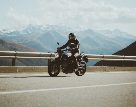 photo 1586653202207 c1b691a61aa8