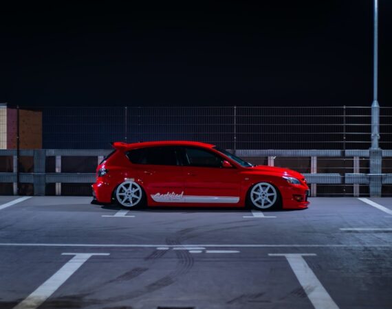 photo 1587477800146 7475b2fb2108