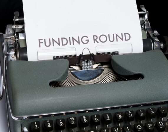 photo 1593510987760 2d895bc8109d