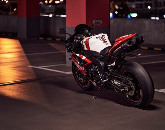 photo 1598139510629 6200c4da37f1