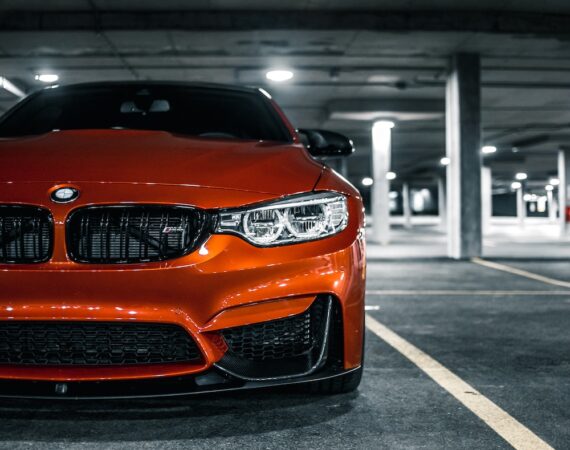 photo 1598420942196 352027d9c86c