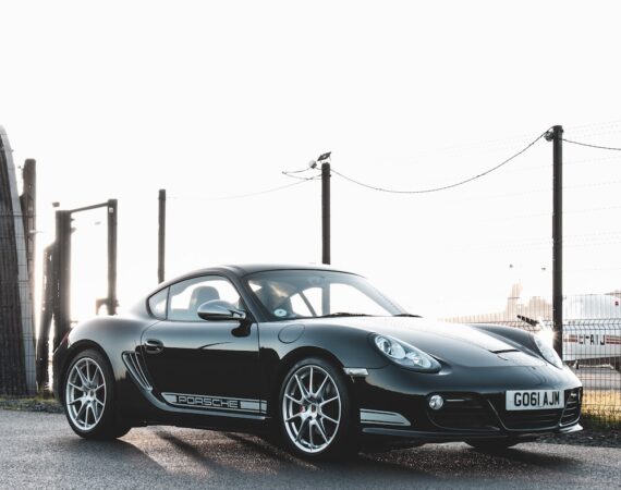 photo 1607892027477 34542018abc4