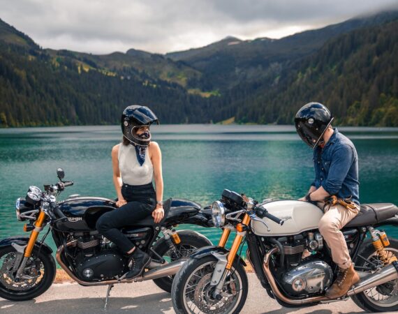 photo 1609204276470 d22da7d40a3c