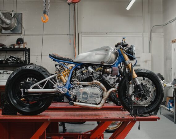 photo 1614771161074 fcf80cdd7e25