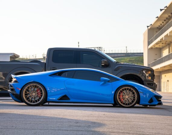 選擇車貸繳款方式前的重要考量:利率、彈性與風險 2 photo 1617718982349 bf09b7dd7752