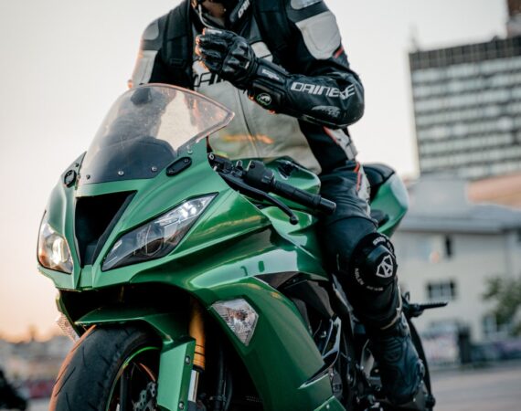 photo 1623448577932 49144ac7a102