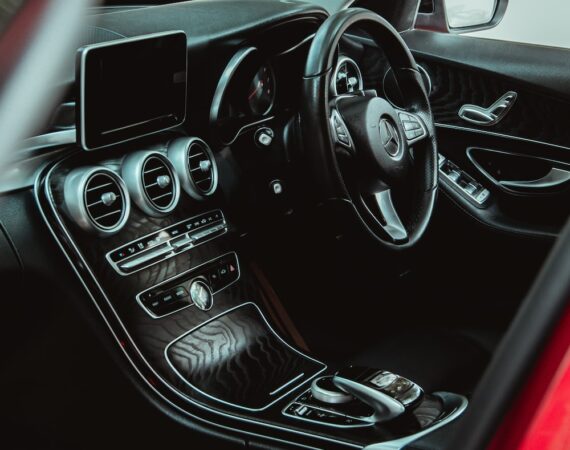 photo 1626538928949 973f60e1d5ab