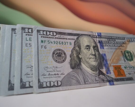 photo 1635231152717 ec0ae1906271