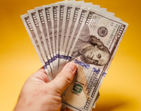 photo 1671469905113 81685d9c3f82