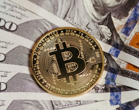 photo 1671550877089 596e347578c5