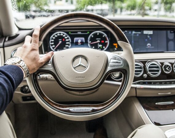 申請汽車貸款前的注意事項與流程解析 1 photo 1432462770865 65b70566d673