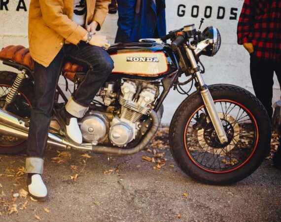 photo 1446446765936 ffb206d1c0f2