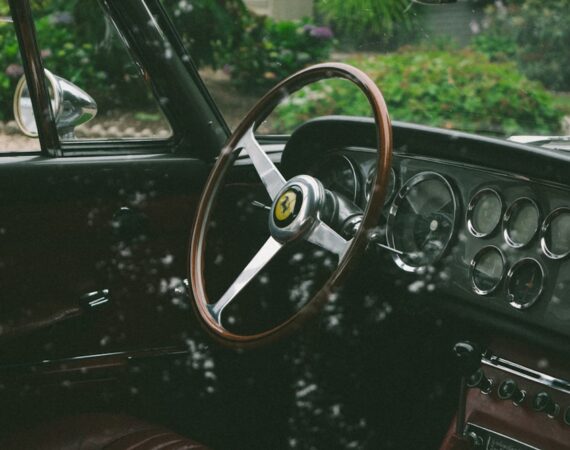 photo 1481915545107 06c28ec37163