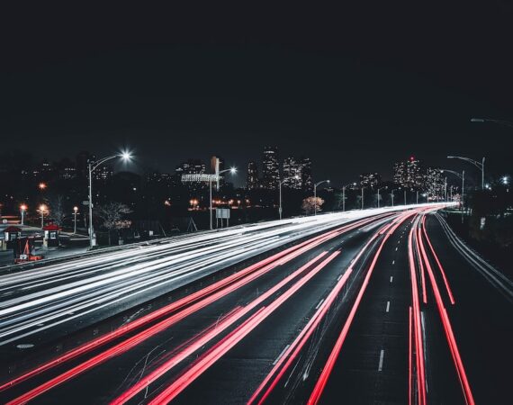 photo 1494481524892 b1bf38423fd1