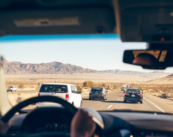 photo 1505455105650 32cd1cfa8f18