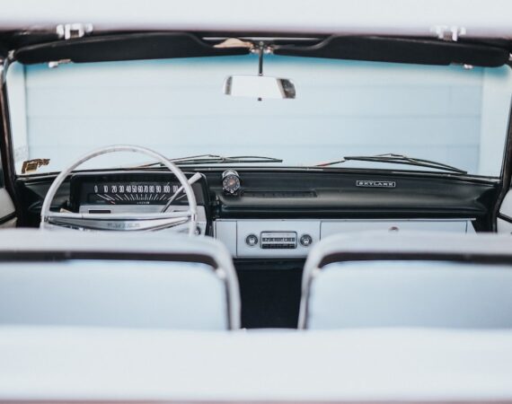 photo 1507316578794 c89c54a72acf