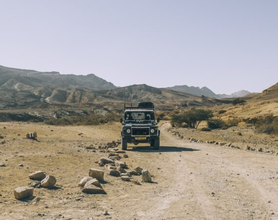 photo 1516438214679 78119bf1f252