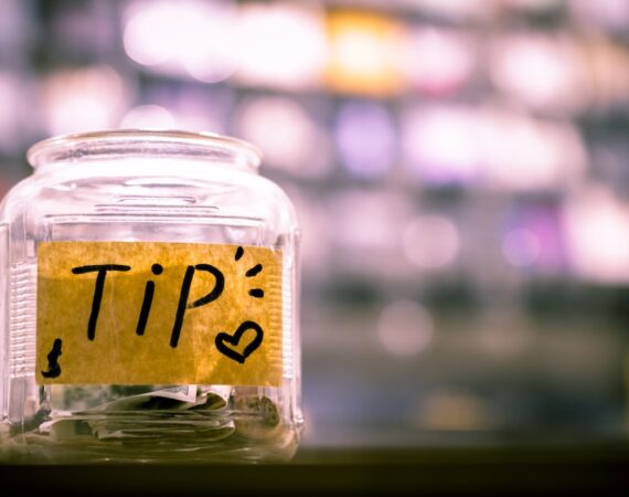 photo 1523540939399 141cbff6a8d7