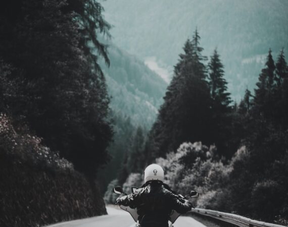 掌握機車貸款申請關鍵步驟:必備文件一覽 1 photo 1531996930519 481d5e3a4465