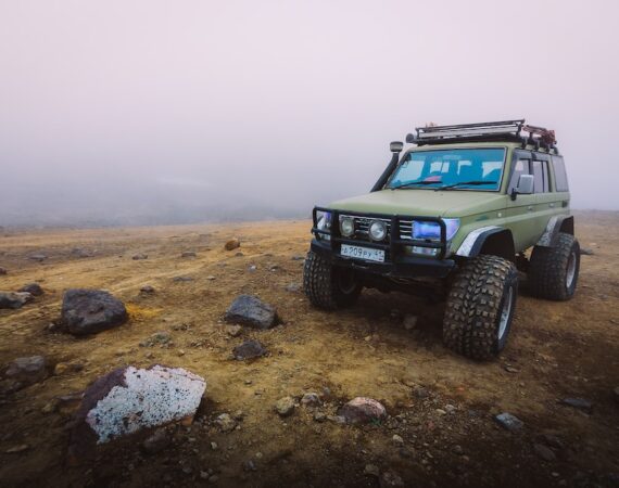 photo 1536383794906 773f6a5210be