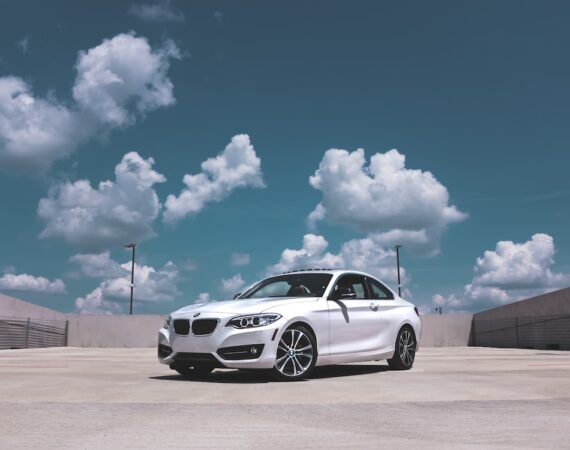 photo 1537984822441 cff330075342