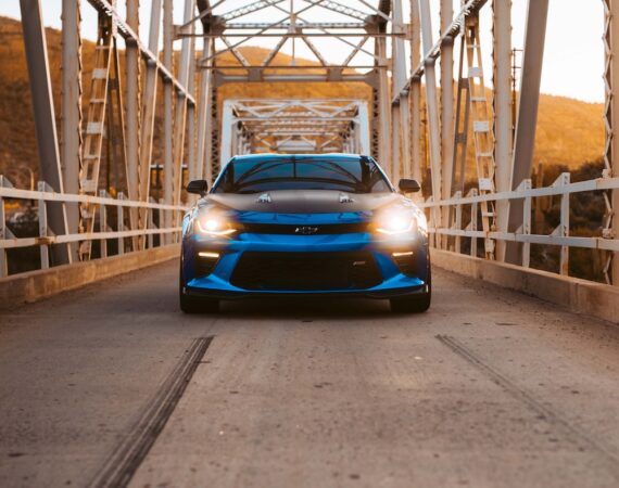 photo 1552519507 88aa2dfa9fdb