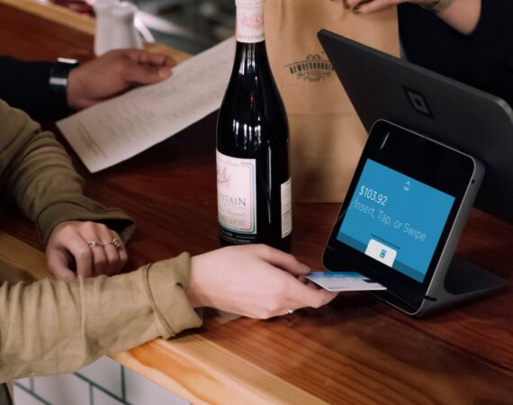 photo 1556741574 0ddb65d14311