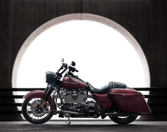 photo 1558975355 01b814f54246