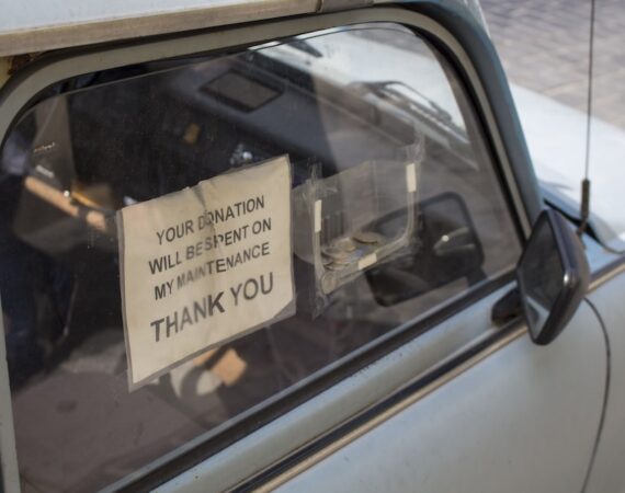 汽車貸款大解析:如何選擇最適合你的汽車貸款方案 1 photo 1560201593 6cc678324e58