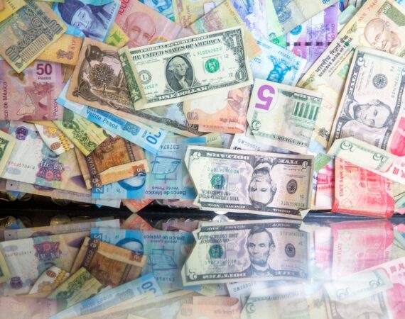 photo 1580519541857 b9b8e6da1471