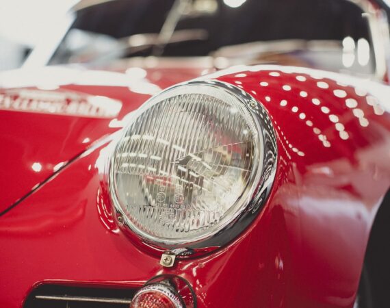 photo 1581240156307 32736883ccd9