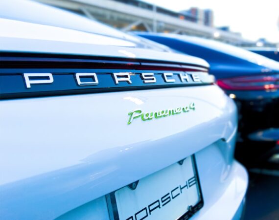 photo 1583852468862 a427e8350ca2