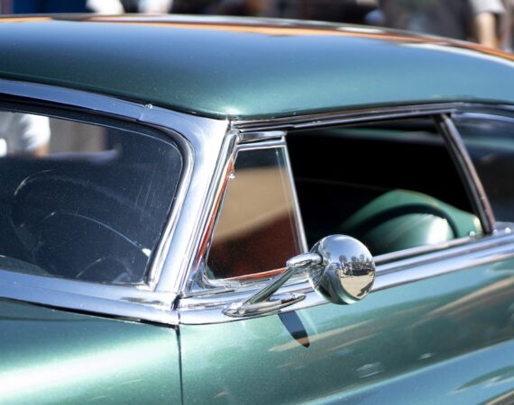 photo 1584731830431 d3dfe1aa60a9