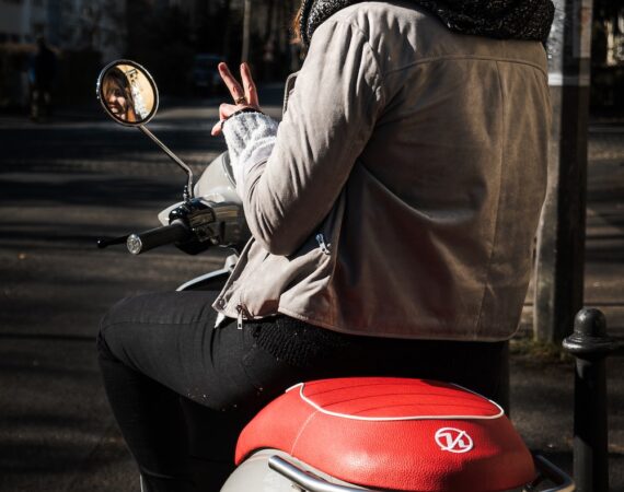 photo 1587992849558 e72bb76fdd59